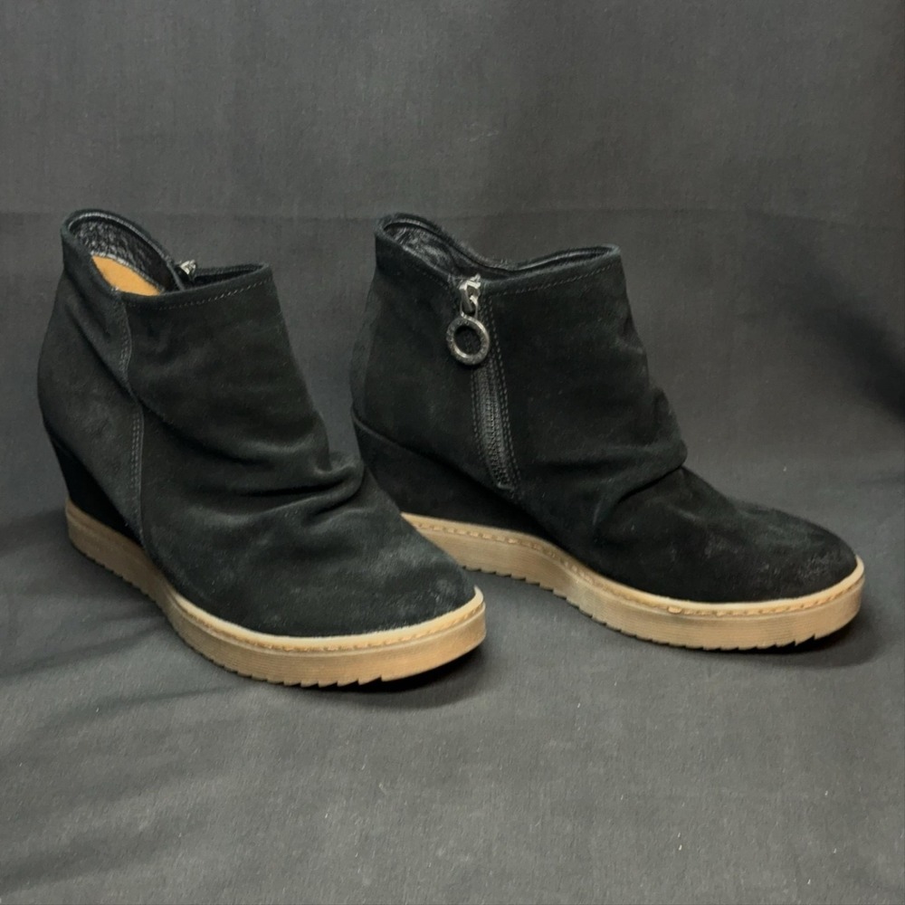 Sofft Boots Womens Size 7.5 Black Suede Aqua Wedge Ankle Zip Booties Round Toe